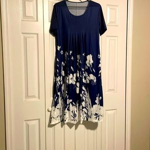 Royal blue with white flower print has pockets